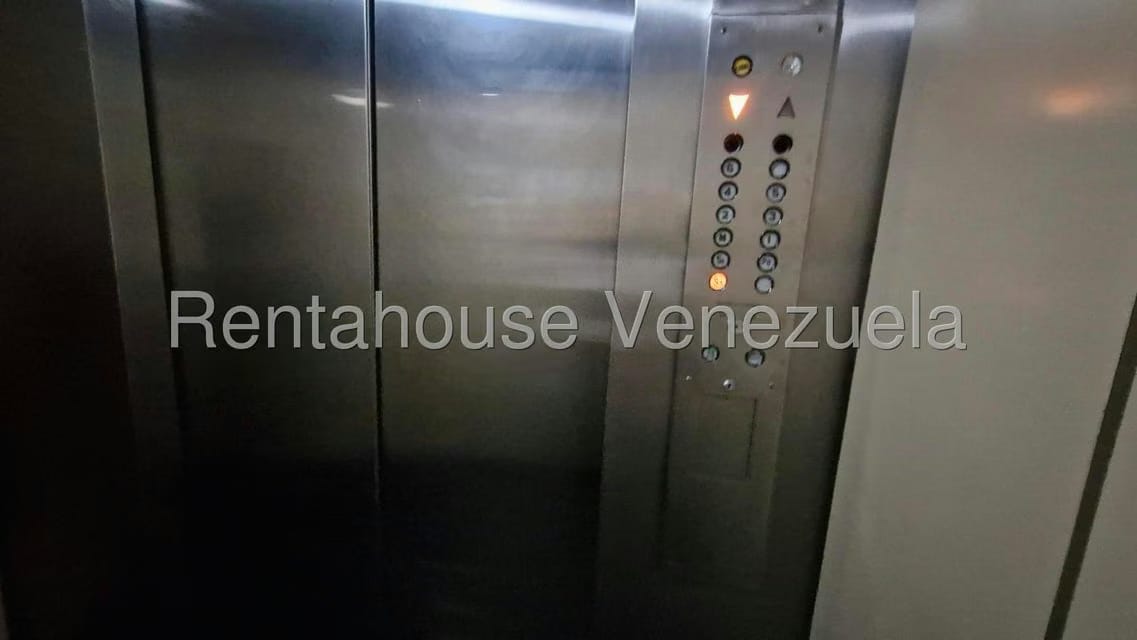 Comercial (Oficina) en Venta en El Rosal, Distrito Metropolitano - 35