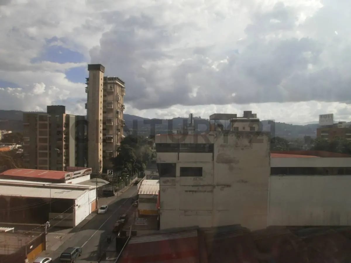 Oficina en venta en Los Dos Caminos, Torre Capital - 11