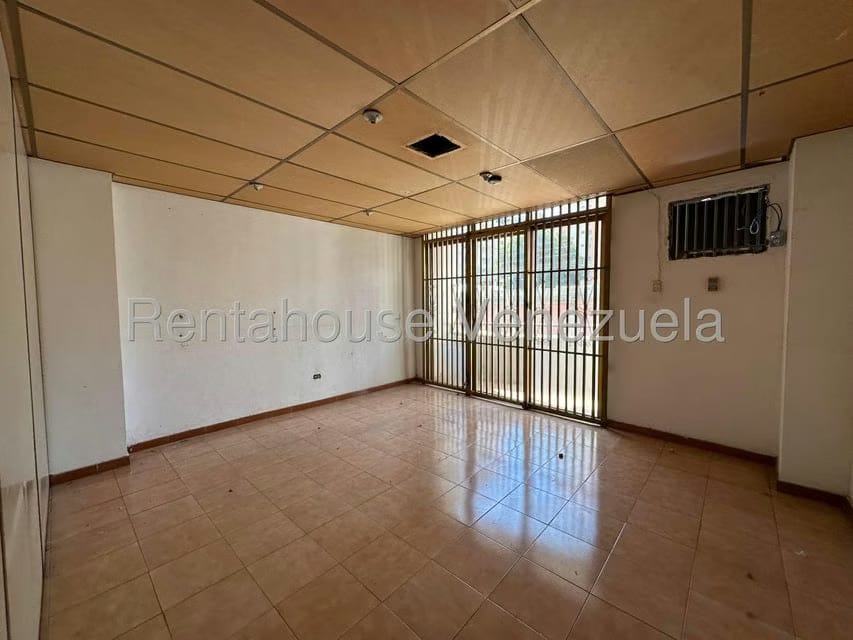 Comercial (Edificio) en Venta en Zona Centro, Aragua - 11