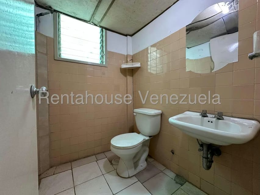 Comercial (Edificio) en Venta en Zona Centro, Aragua - 26