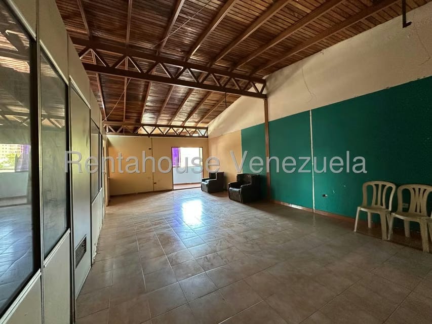 Comercial (Edificio) en Venta en Zona Centro, Aragua - 38