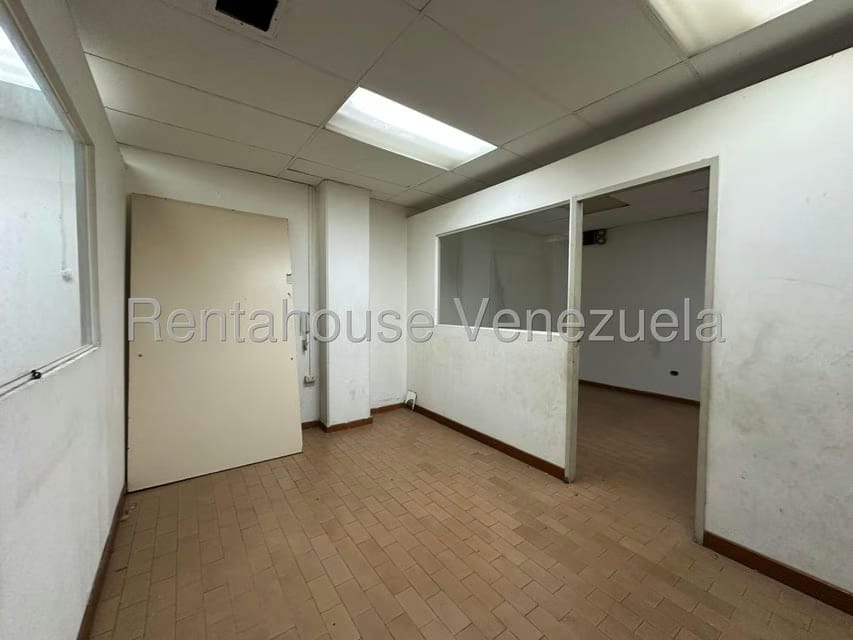 Comercial (Edificio) en Venta en Zona Centro, Aragua - 6