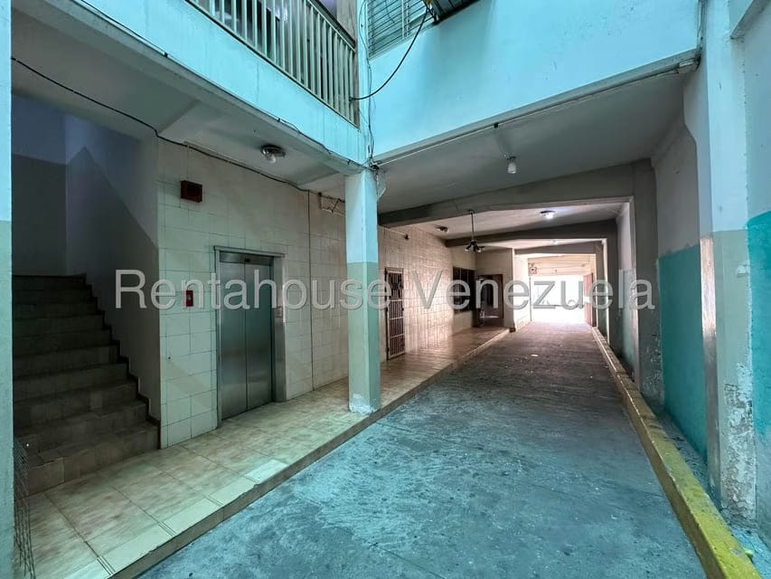 Comercial (Edificio) en Venta en Zona Centro, Aragua - 58
