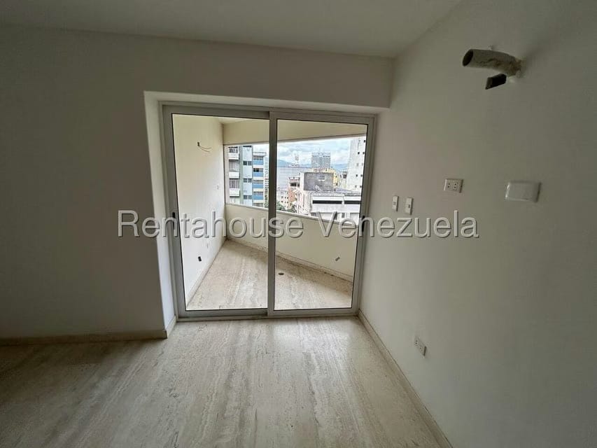Apartamento (1 Nivel) en Venta en La Florida, Distrito Metropolitano - 12