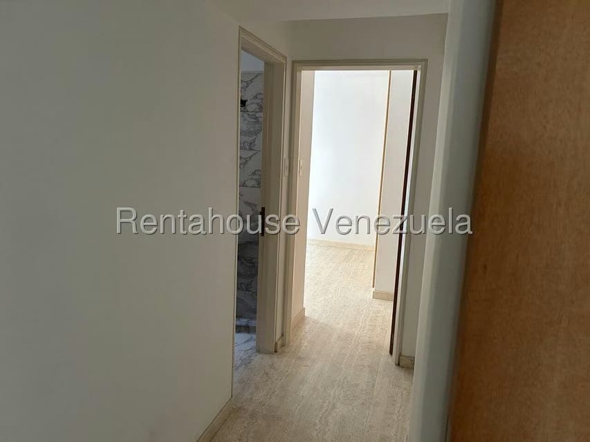 Apartamento (1 Nivel) en Venta en La Florida, Distrito Metropolitano - 24