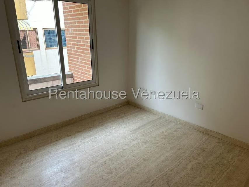 Apartamento (1 Nivel) en Venta en La Florida, Distrito Metropolitano - 26