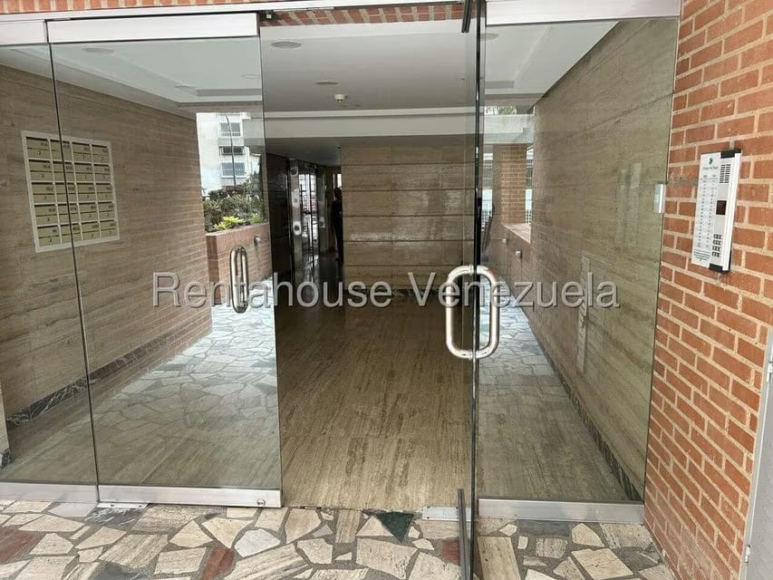 Apartamento (1 Nivel) en Venta en La Florida, Distrito Metropolitano - 4