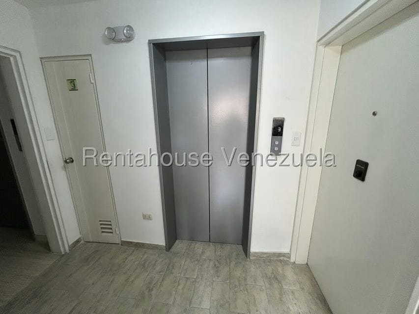 Apartamento (1 Nivel) en Venta en La Florida, Distrito Metropolitano - 6