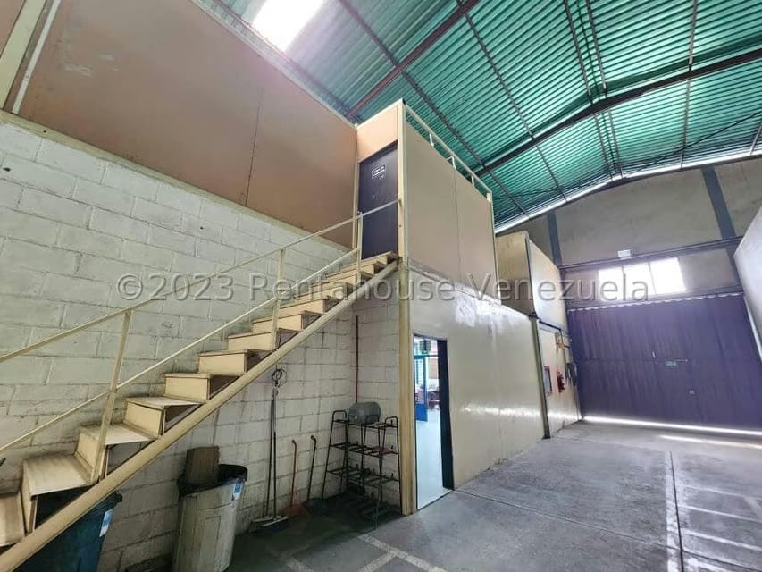 Comercial (Galpon - Deposito) en Venta en Zona Industrial 3, Lara - 19