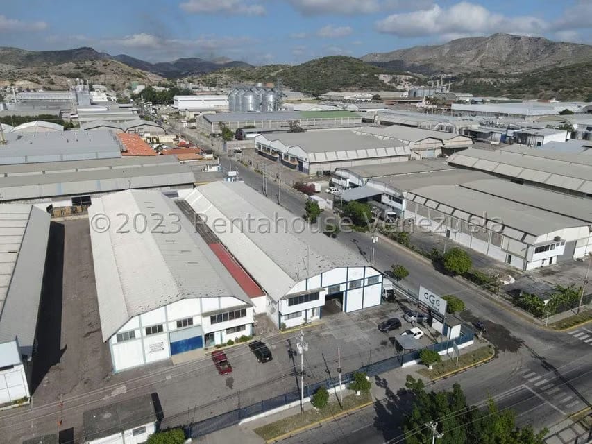 Comercial (Galpon - Deposito) en Venta en Zona Industrial 3, Lara - 3