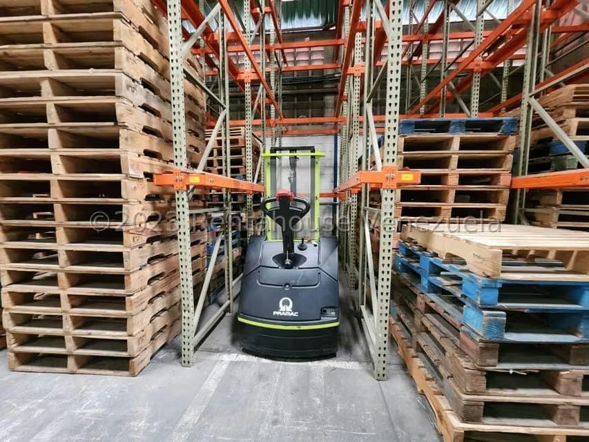 Comercial (Galpon - Deposito) en Venta en Zona Industrial 3, Lara - 29