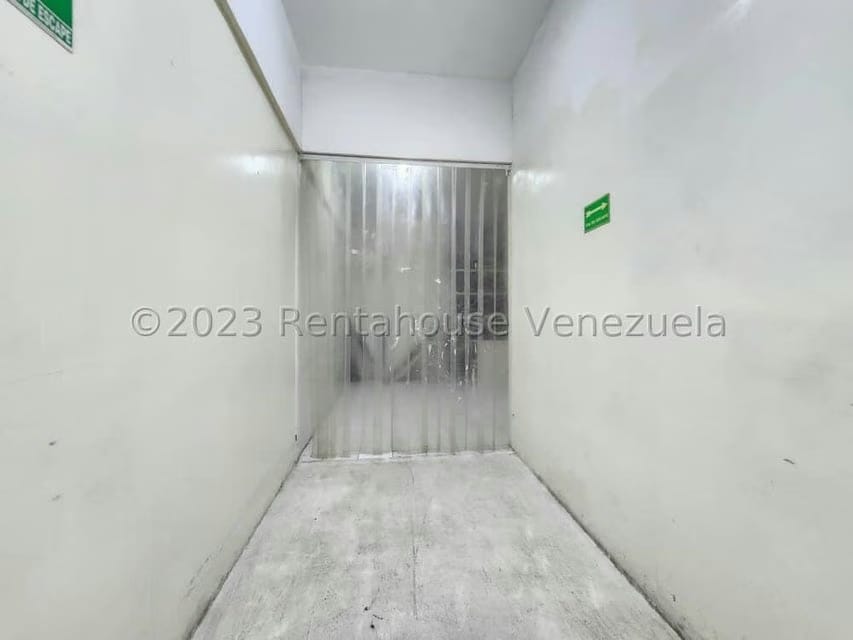 Comercial (Galpon - Deposito) en Venta en Zona Industrial 3, Lara - 40