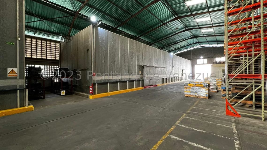 Comercial (Galpon - Deposito) en Venta en Zona Industrial 3, Lara - 47