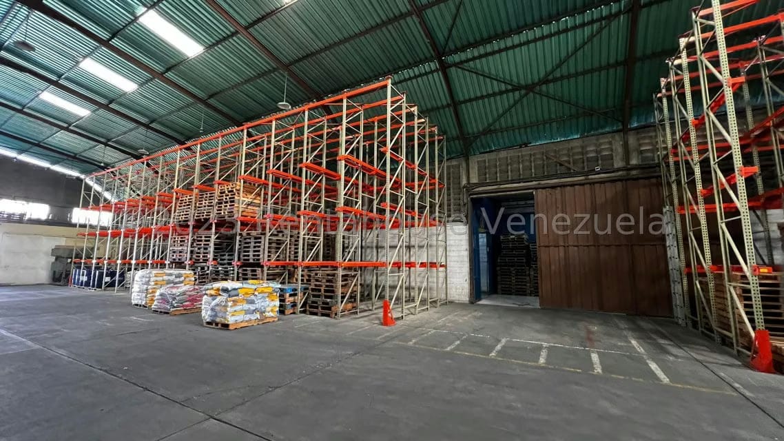 Comercial (Galpon - Deposito) en Venta en Zona Industrial 3, Lara - 48
