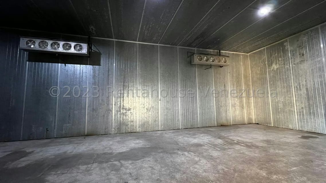 Comercial (Galpon - Deposito) en Venta en Zona Industrial 3, Lara - 54