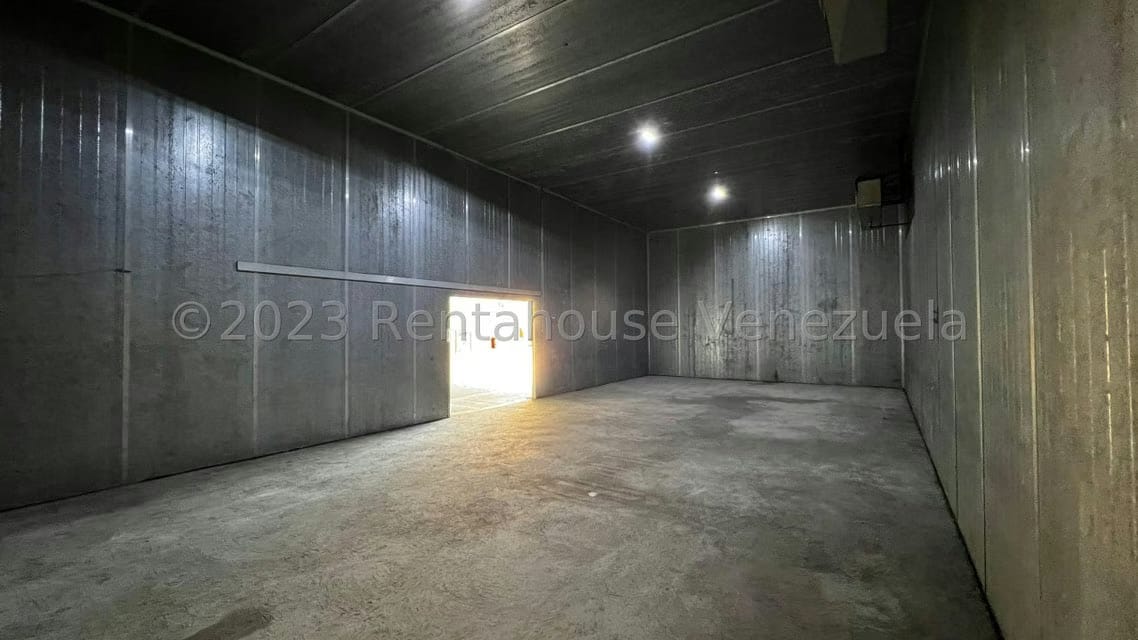 Comercial (Galpon - Deposito) en Venta en Zona Industrial 3, Lara - 56