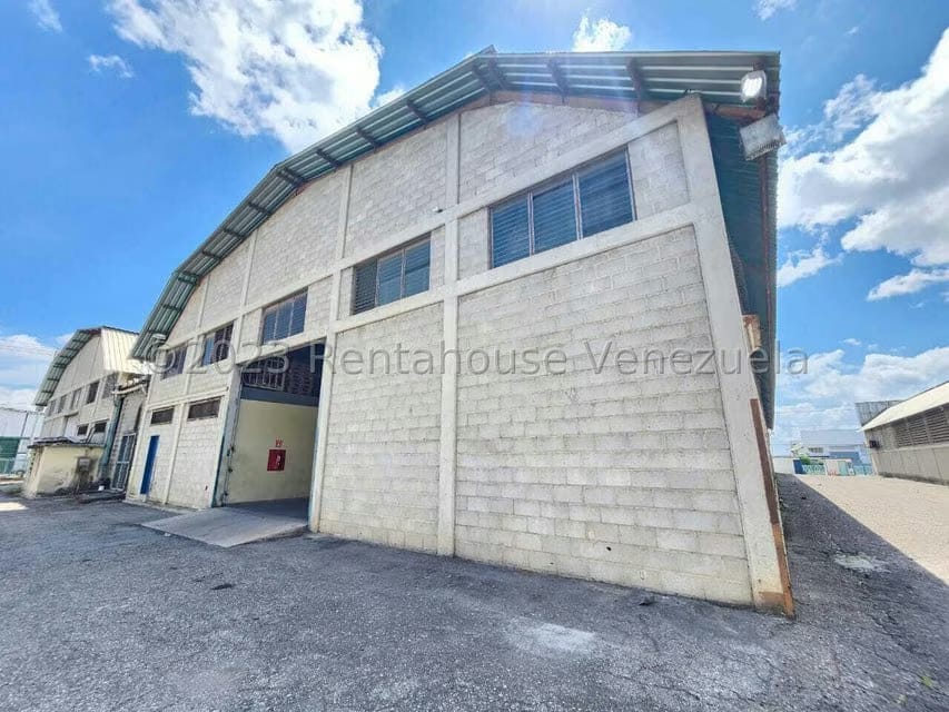 Comercial (Galpon - Deposito) en Venta en Zona Industrial 3, Lara - 57