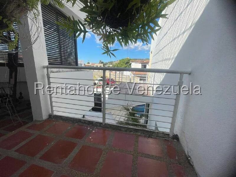Casa (Multipes Niveles) en Venta en Via el Ujano, Lara - 52
