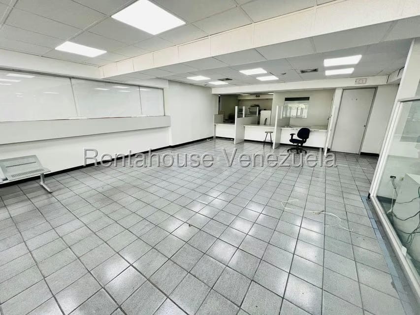 Comercial (Local Comercial) en Venta en Urbanizacion El Centro, Aragua - 2