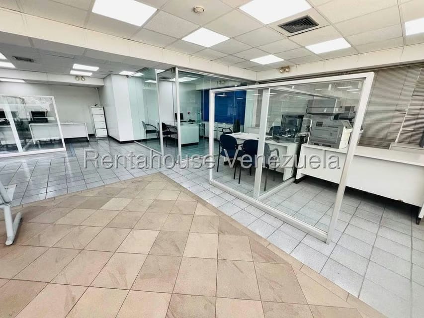 Comercial (Local Comercial) en Venta en Urbanizacion El Centro, Aragua - 11