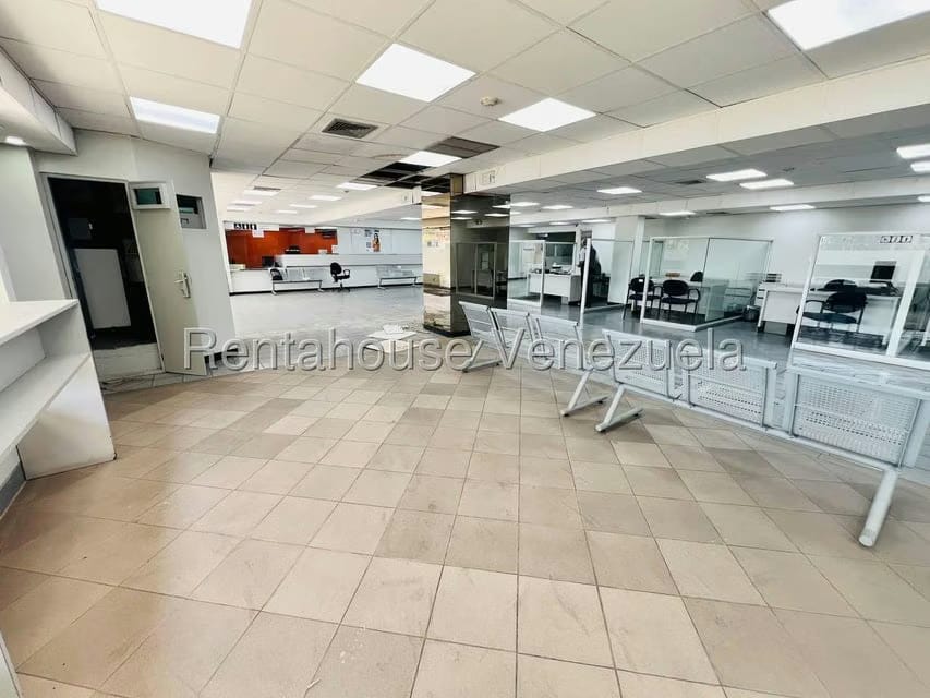 Comercial (Local Comercial) en Venta en Urbanizacion El Centro, Aragua - 13