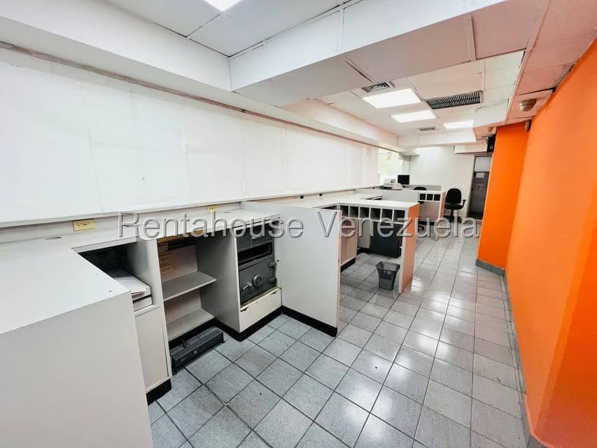 Comercial (Local Comercial) en Venta en Urbanizacion El Centro, Aragua - 23