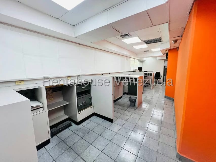 Comercial (Local Comercial) en Venta en Urbanizacion El Centro, Aragua - 27