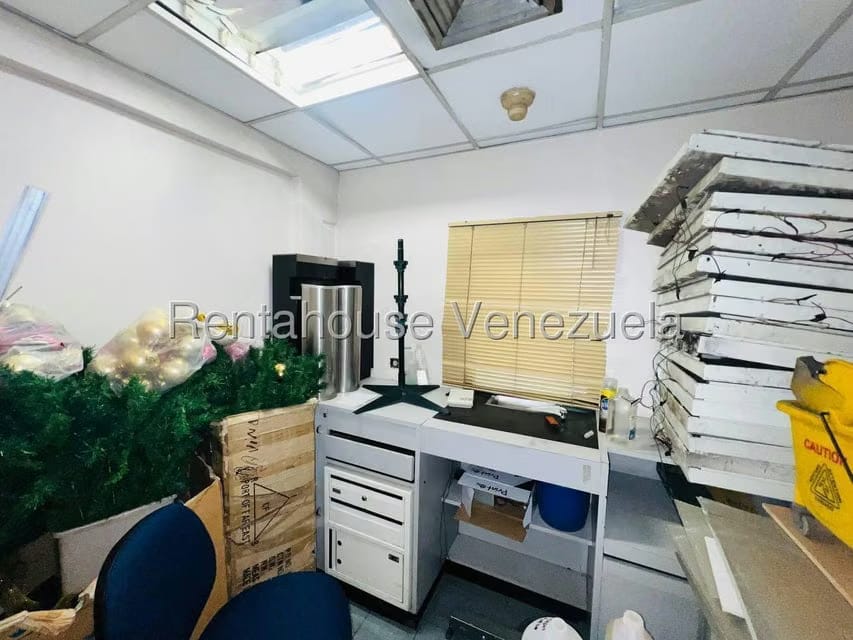 Comercial (Local Comercial) en Venta en Urbanizacion El Centro, Aragua - 33