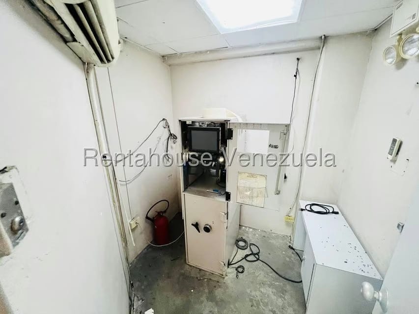 Comercial (Local Comercial) en Venta en Urbanizacion El Centro, Aragua - 36