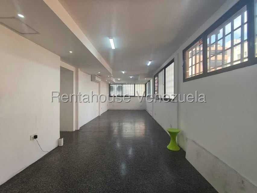 Comercial (Oficina) en Alquiler en Los Palos Grandes, Distrito Metropolitano - 6