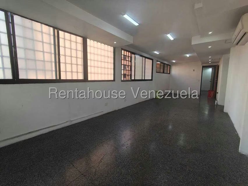 Comercial (Oficina) en Alquiler en Los Palos Grandes, Distrito Metropolitano - 7