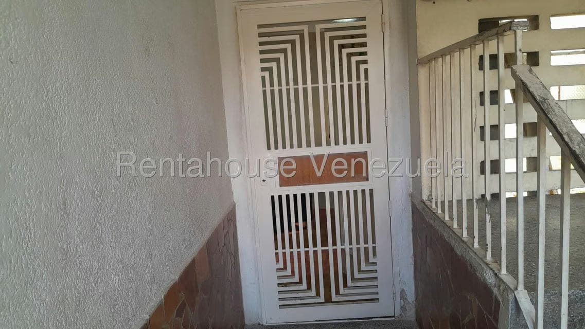 Apartamento (1 Nivel) en Venta en Patarata, Lara - 2