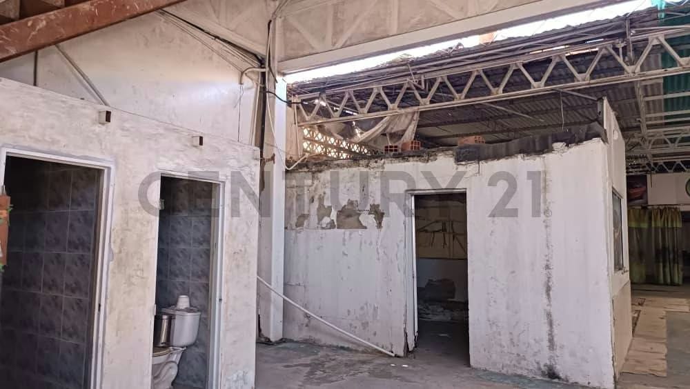 En venta Galpón para uso industrial - 8