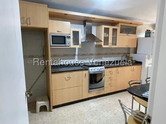 Apartamento (1 Nivel) en Alquiler en Lomas del Avila, Distrito Metropolitano - 13