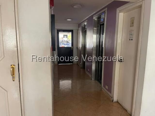 Apartamento (1 Nivel) en Alquiler en Lomas del Avila, Distrito Metropolitano - 8