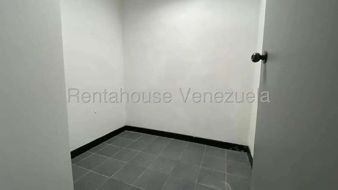 Comercial (Local Comercial) en Alquiler en Dr Portillo, Zulia - 12