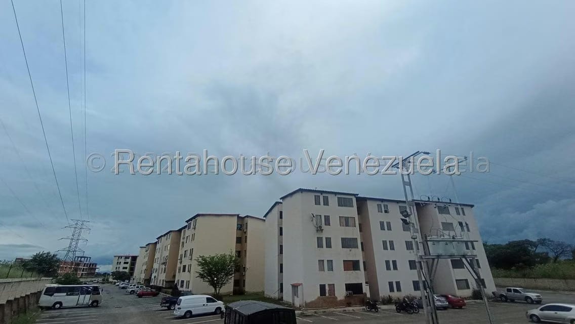 Apartamento (Planta Baja) en Venta en Paraparal, Carabobo - 2