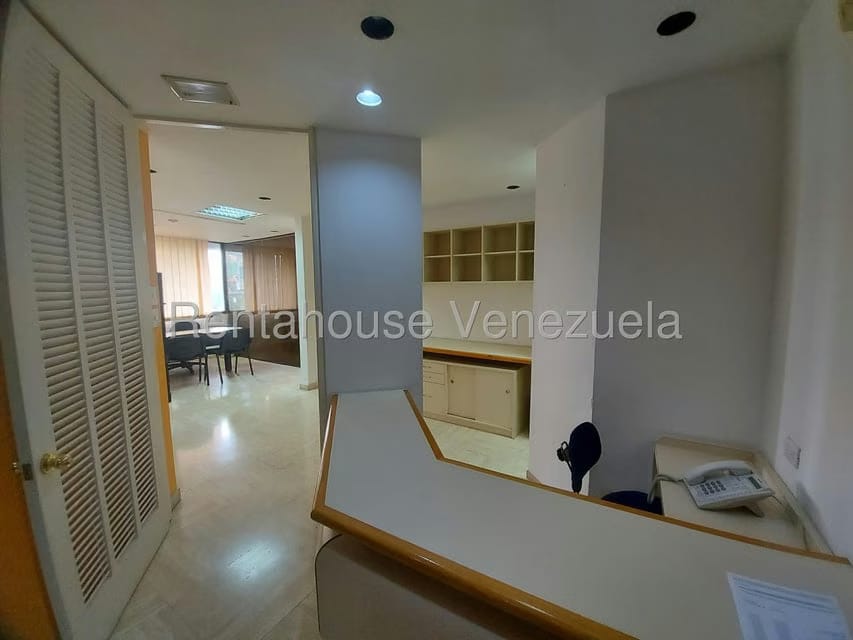 Comercial (Oficina) en Alquiler en Chuao, Distrito Metropolitano