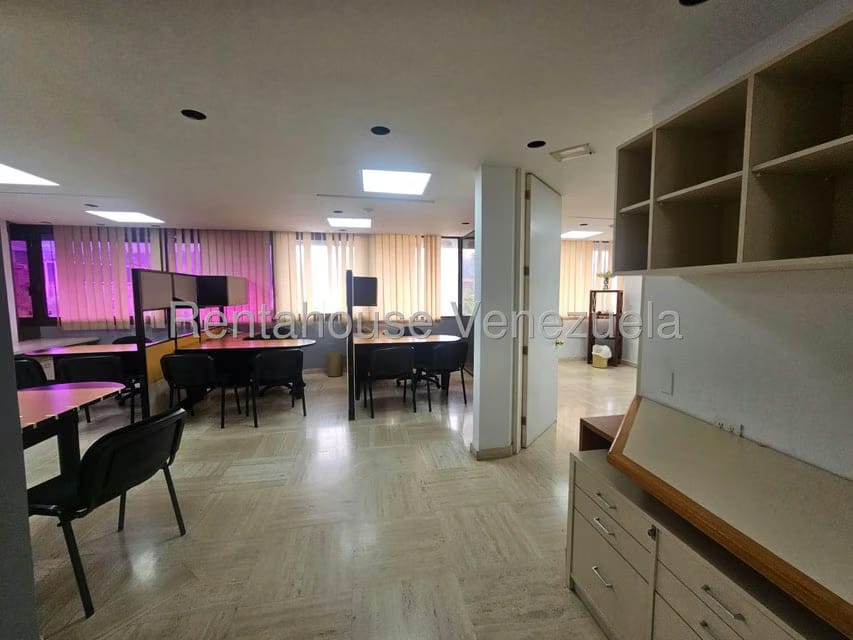 Comercial (Oficina) en Alquiler en Chuao, Distrito Metropolitano - 2