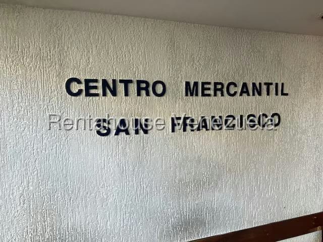 Comercial (Local Comercial) en Venta en Parroquia Catedral, Distrito Metropolitano - 2
