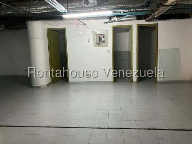 Comercial (Local Comercial) en Venta en Parroquia Catedral, Distrito Metropolitano - 13