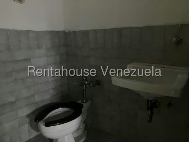 Comercial (Local Comercial) en Venta en Parroquia Catedral, Distrito Metropolitano - 14