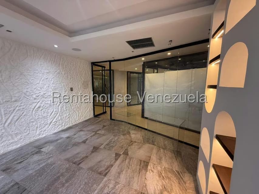 Comercial (Local Comercial) en Alquiler en La Viña, Carabobo - 3
