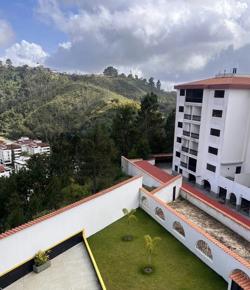 Apartamento en venta a estrenar en Urb Las Salias San Antonio de Los Altos