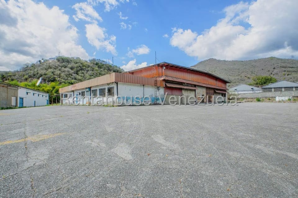 Comercial (Galpon - Deposito) en Venta en La Guairita, Miranda