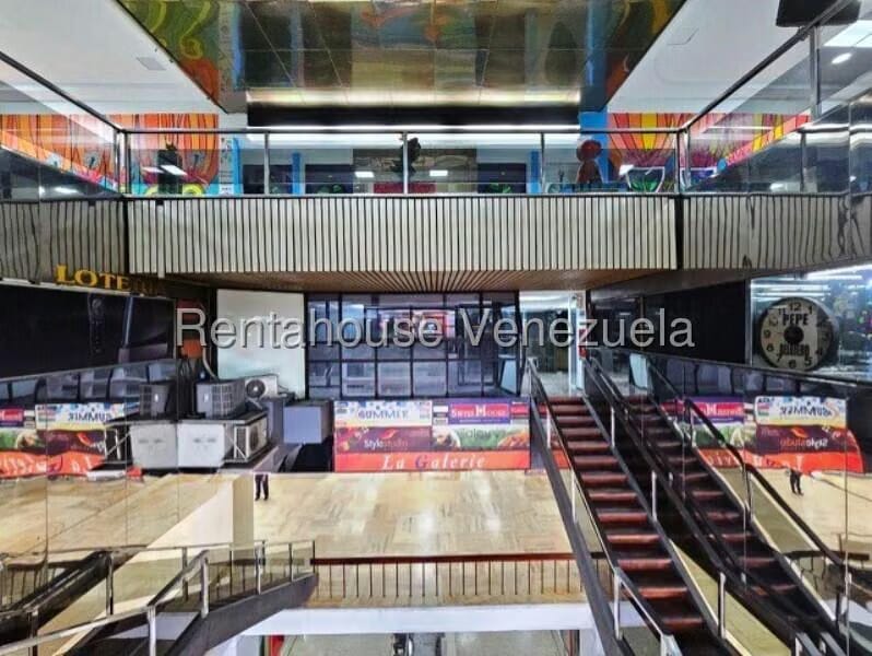 Comercial (Local Comercial) en Venta en Prados del Este, Distrito Metropolitano - 2