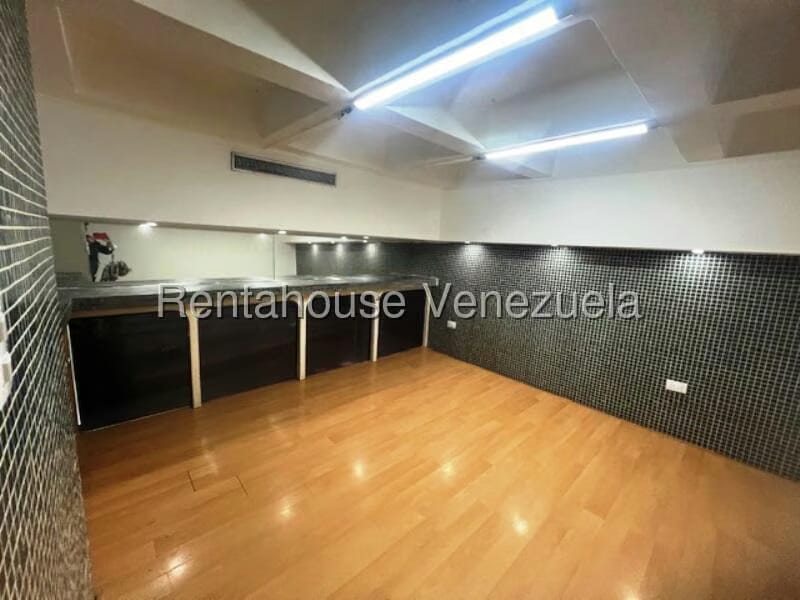 Comercial (Local Comercial) en Venta en Prados del Este, Distrito Metropolitano - 13