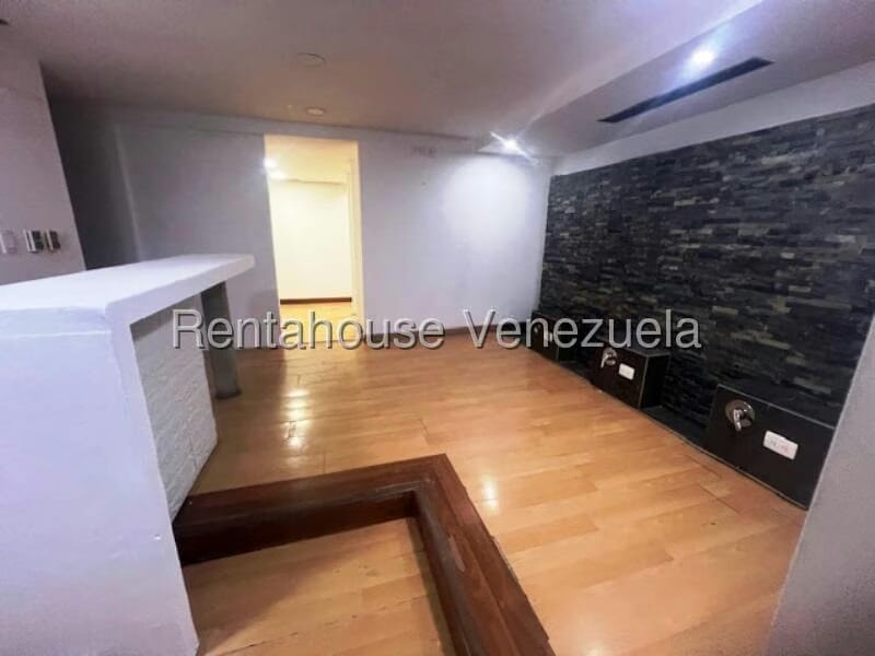 Comercial (Local Comercial) en Venta en Prados del Este, Distrito Metropolitano - 18