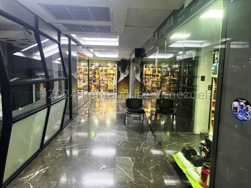 Comercial (Local Comercial) en Venta en Prados del Este, Distrito Metropolitano - 5