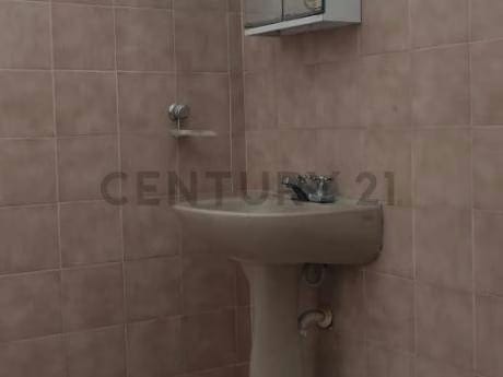En venta casa amplia con gran terreno en La Parroquia La Cruz. - 2